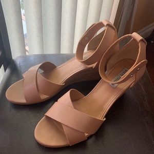 Steve Madden Nude Cross Strap Sandals